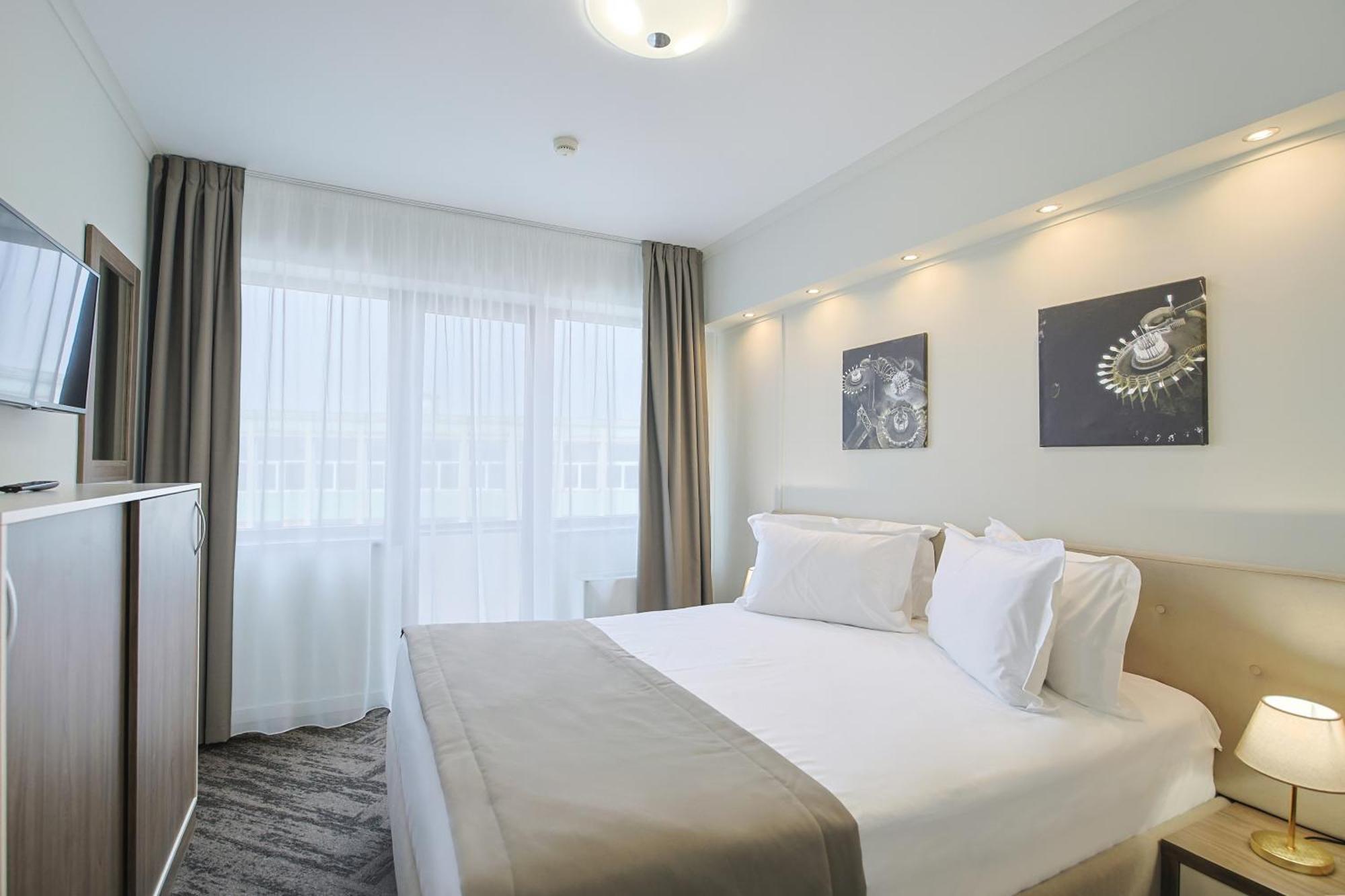 Potaissa Hotel Turda Buitenkant foto