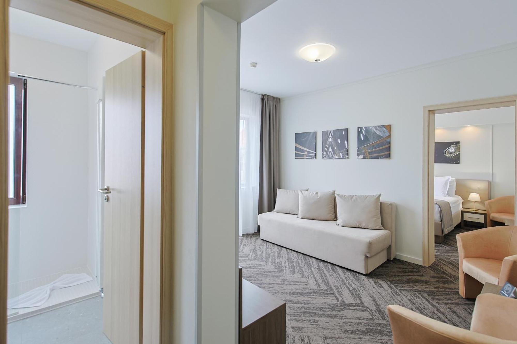 Potaissa Hotel Turda Buitenkant foto