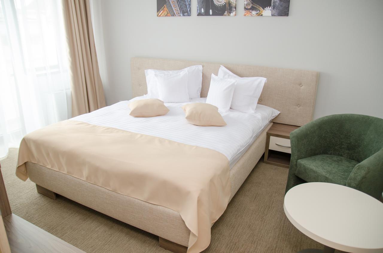 Potaissa Hotel Turda Buitenkant foto