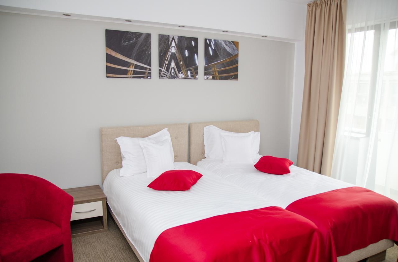 Potaissa Hotel Turda Buitenkant foto
