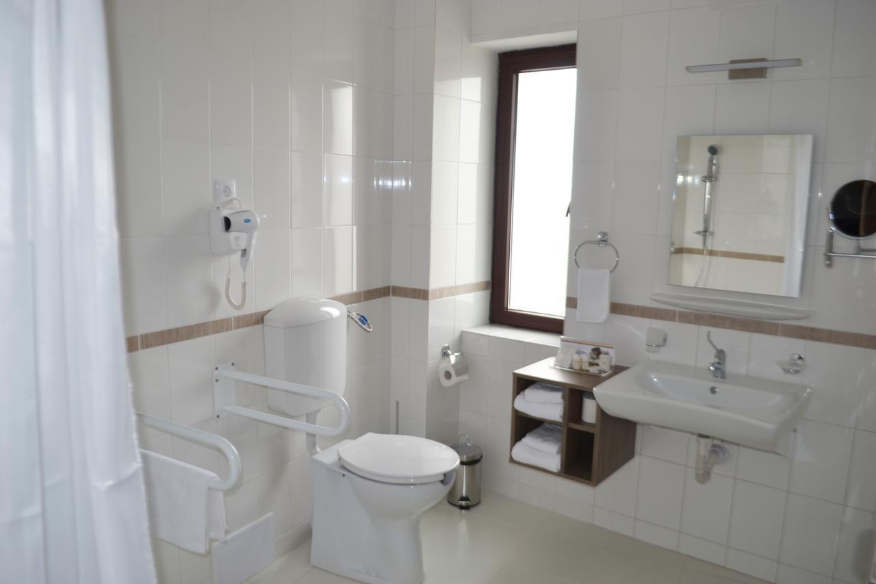 Potaissa Hotel Turda Buitenkant foto
