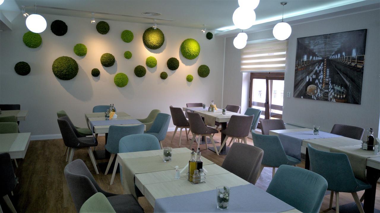 Potaissa Hotel Turda Buitenkant foto